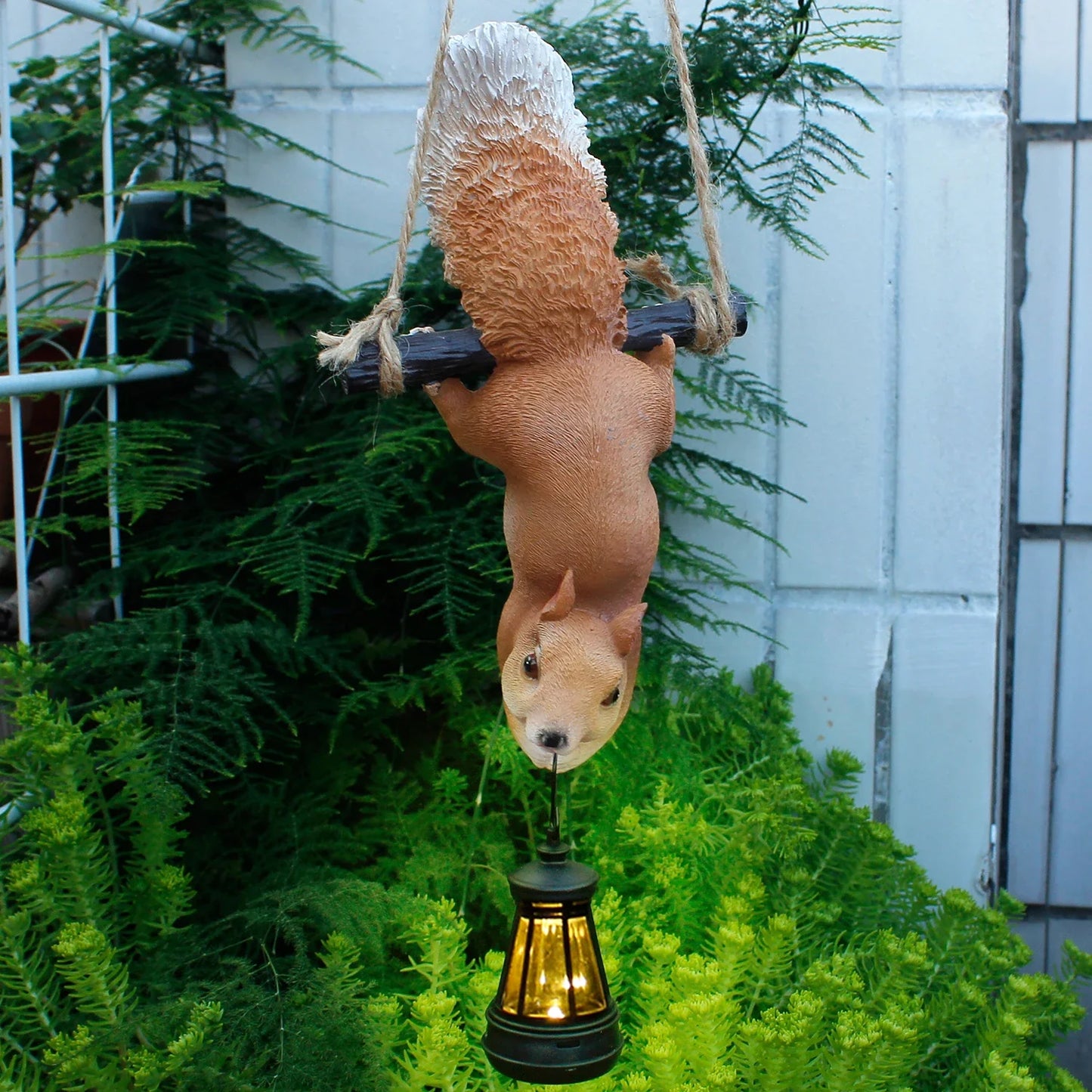 Garden Squirrel Solar Lamp Statue