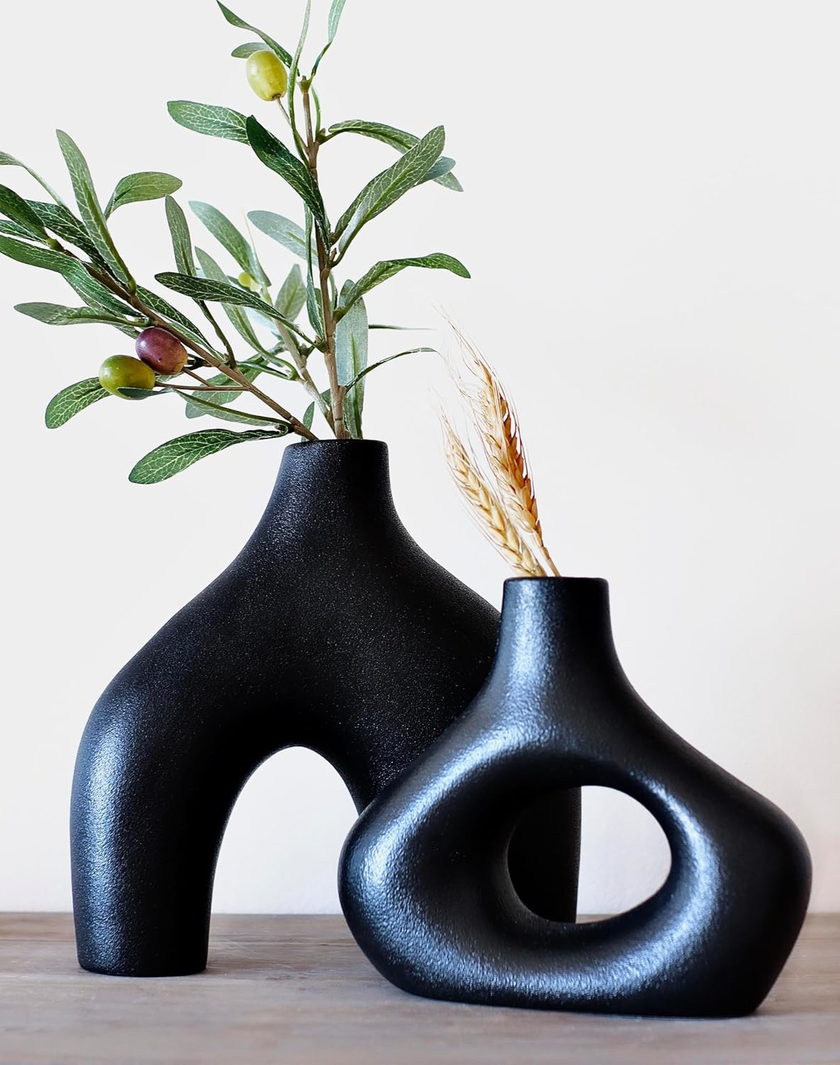 Minimalist Nordic Hollow Donut Vase Set